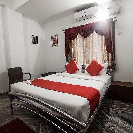 Oyo 14431 Sai Nivas Hotel Guwahati Buitenkant foto